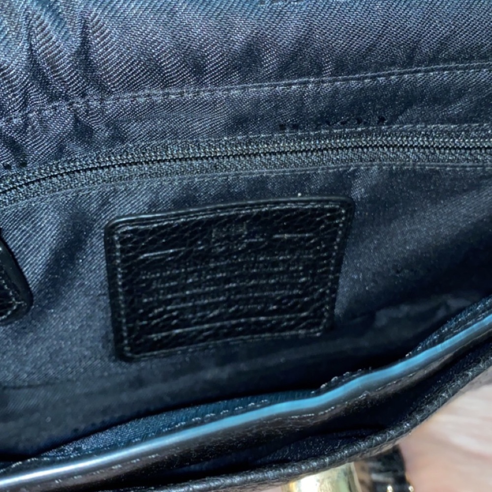 Black coach crossbody - Picture 3 of 5